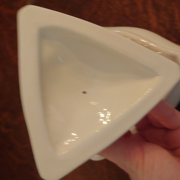 Seashell Porcelain Covered Dish - Picture 12 of 16